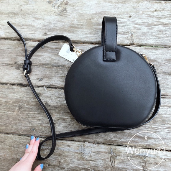 Vegan black round crossbody bag - Picture 4 of 8